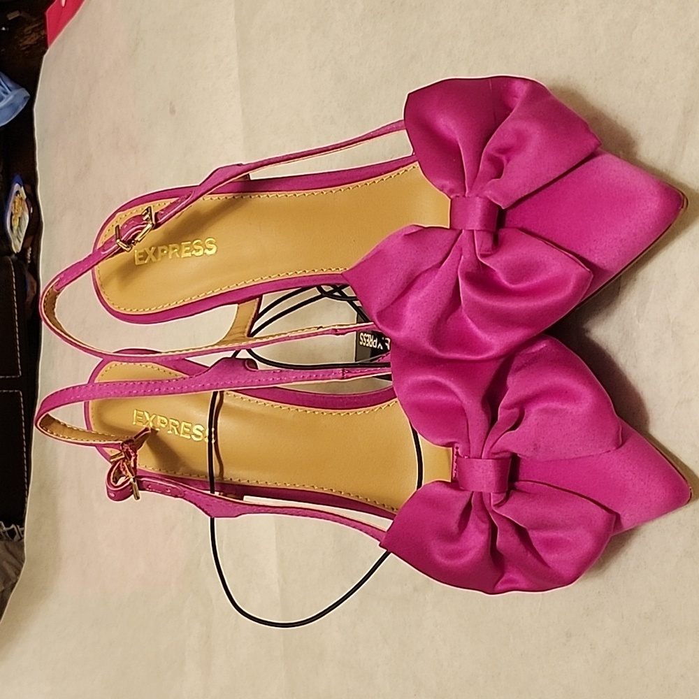 Express heel  shoes